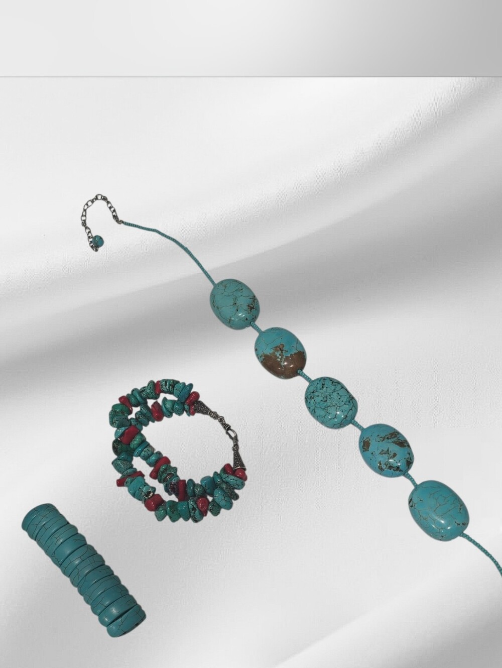 Preloved Turquoise Bead Jewelry Set - Turquoise Color -1 Necklace , 2 Bracelets